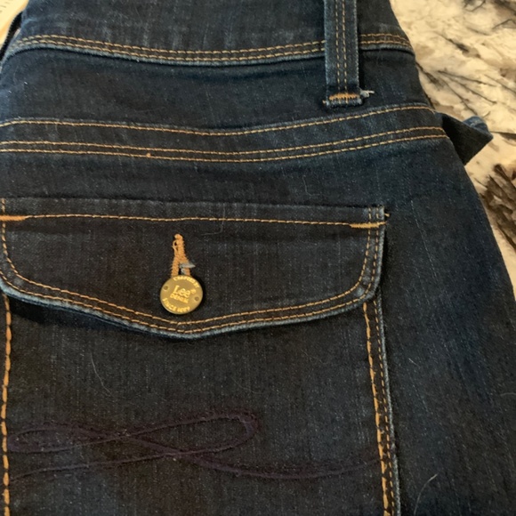 Lee Perfect Fit Just below the waist dark blue stretch jeans. Never worn - Picture 7 of 7